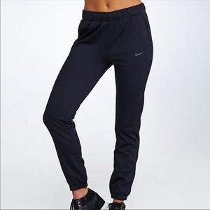 Nike Women’s Therma Graphic Sweatpants